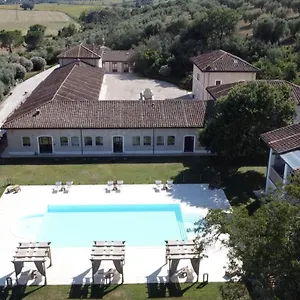 Farm stay Borgo Pallavicini Mori